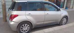 Toyota IST 2004 Silver