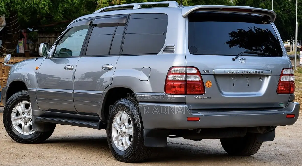 Toyota Land Cruiser 100 VX 4.7 V8 2005 Gray