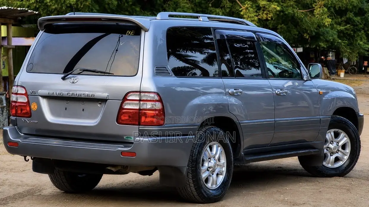 Toyota Land Cruiser 100 VX 4.7 V8 2005 Gray