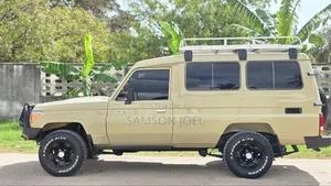 Toyota Land Cruiser 2010 Beige