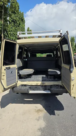 Toyota Land Cruiser 2010 Beige