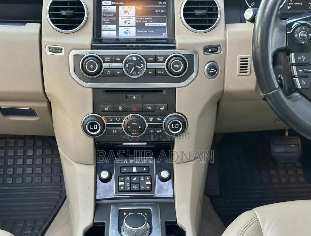 Land Rover Discovery 2015 Black