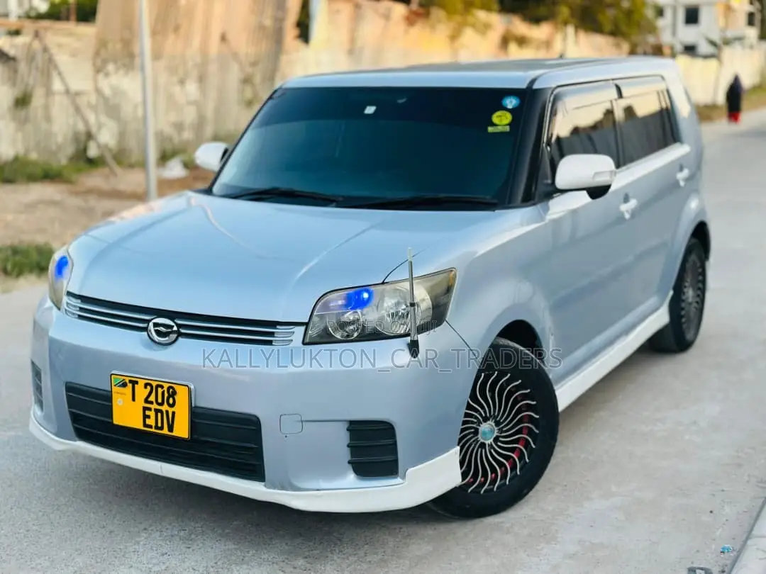 Toyota Corolla Rumion 2010 Silver