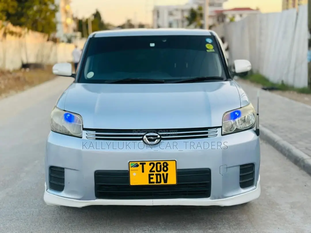 Toyota Corolla Rumion 2010 Silver