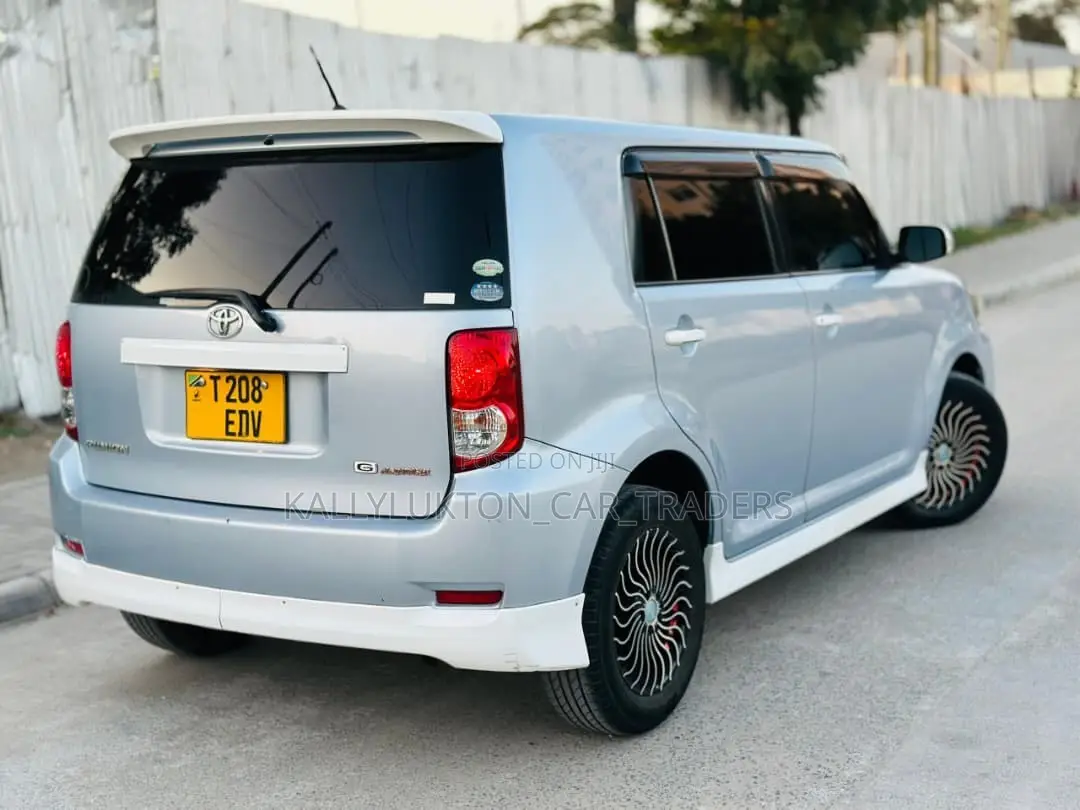 Toyota Corolla Rumion 2010 Silver