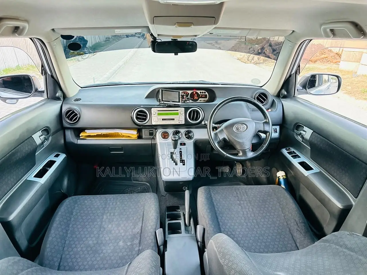 Toyota Corolla Rumion 2010 Silver