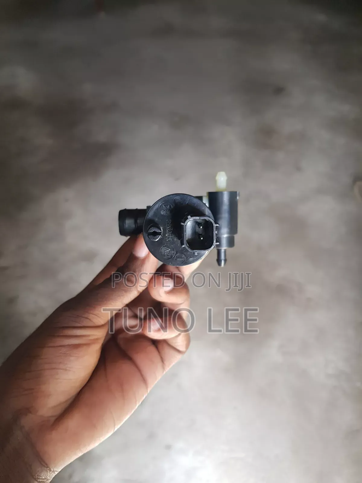 Original Land Rover Windscreen Washer Pump
