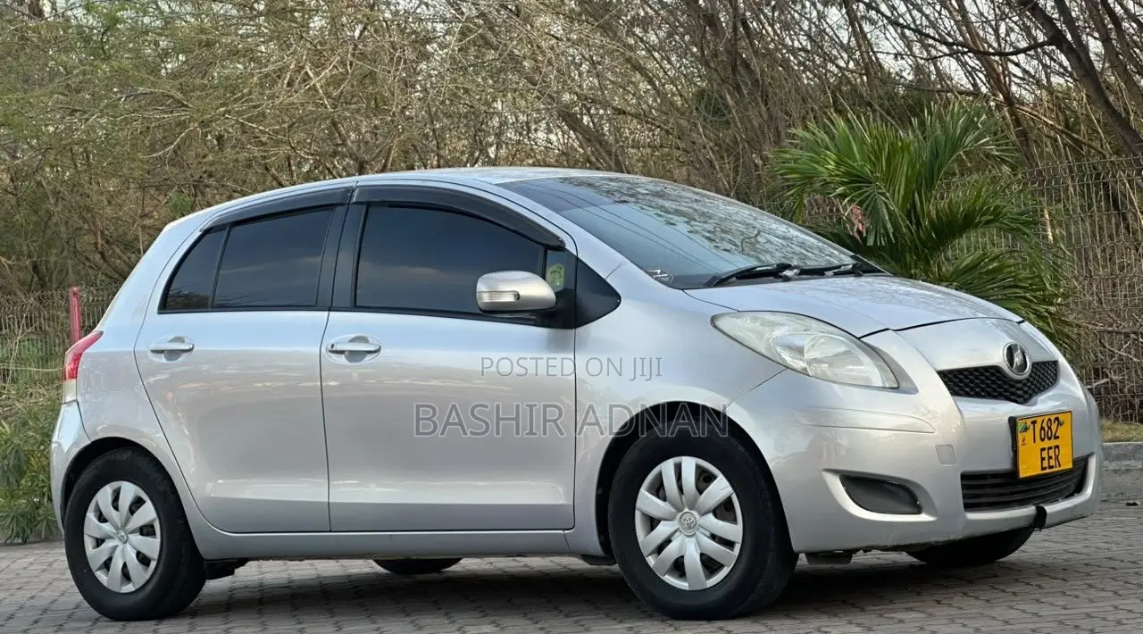 Toyota Vitz 1.0 FWD 5dr 2007 Silver