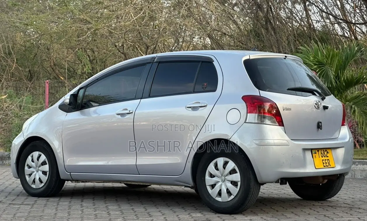Toyota Vitz 1.0 FWD 5dr 2007 Silver