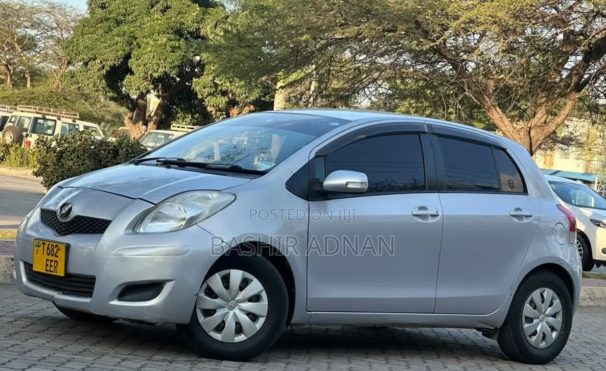 Toyota Vitz 1.0 FWD 5dr 2007 Silver