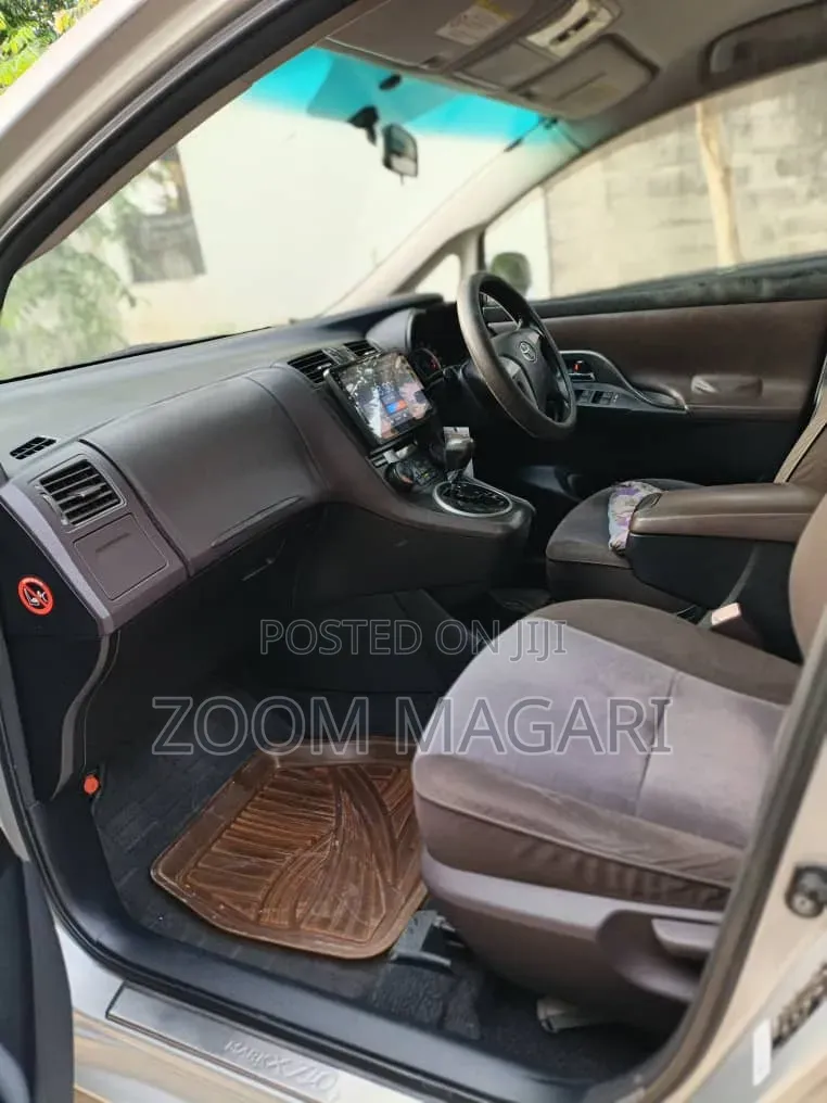 Toyota Mark X Zio 2007 Silver