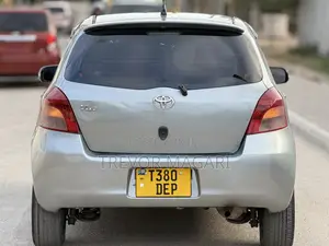 Toyota Vitz 2006 Gray