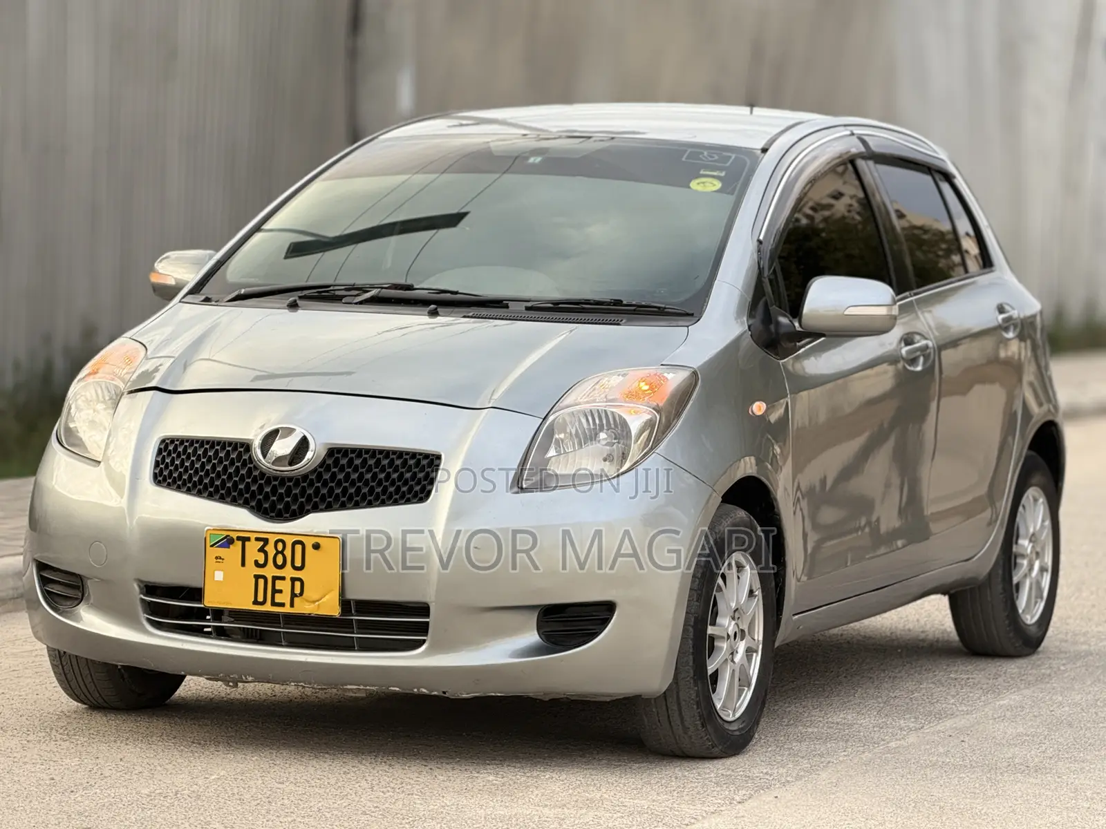 Toyota Vitz 2006 Gray