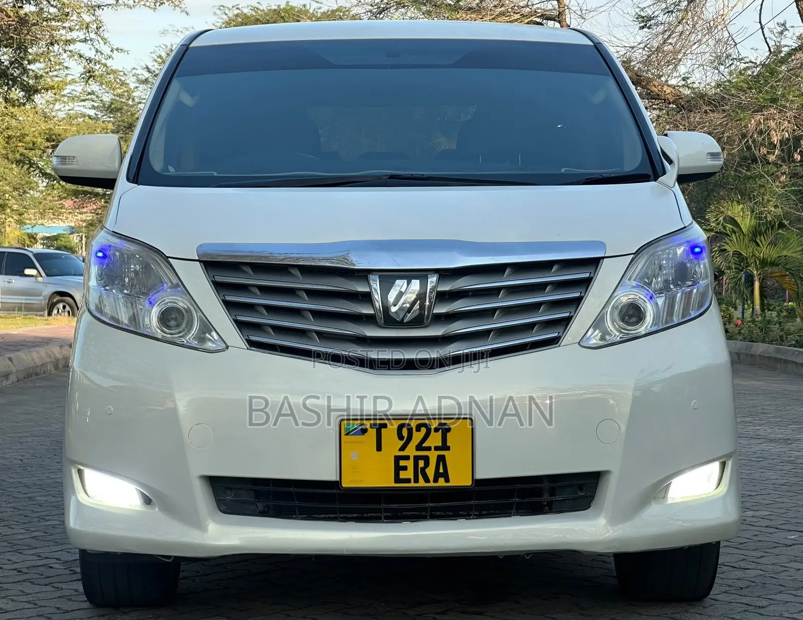 Toyota Alphard 2.4 Petrol FWD 2009 White