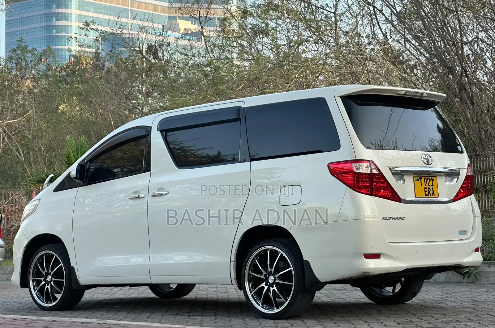 Toyota Alphard 2.4 Petrol FWD 2009 White