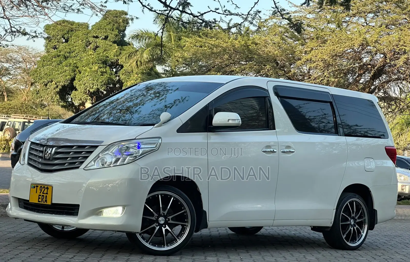 Toyota Alphard 2.4 Petrol FWD 2009 White