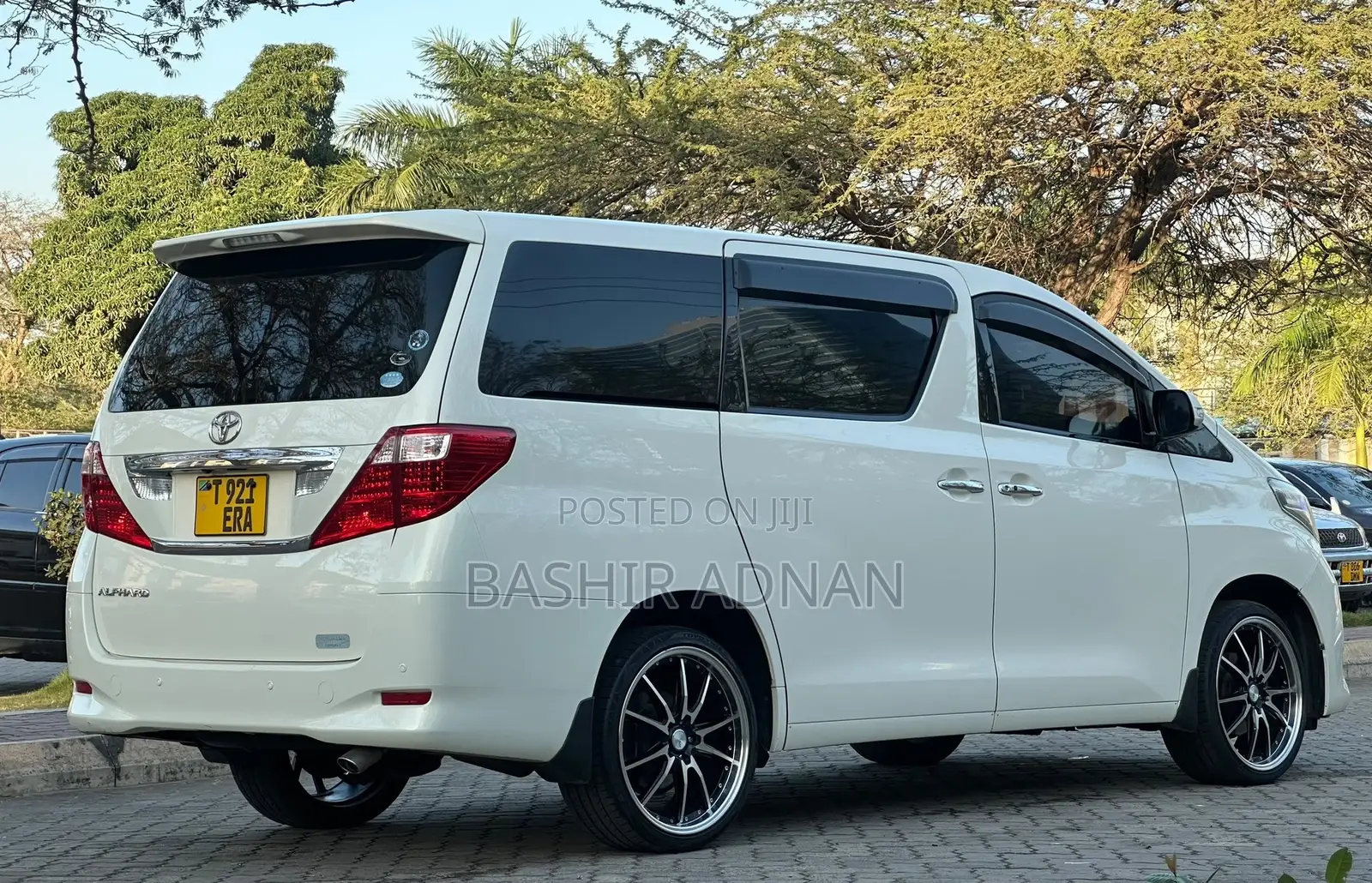 Toyota Alphard 2.4 Petrol FWD 2009 White
