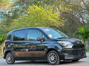 Toyota Spade 1.5 2014 Black