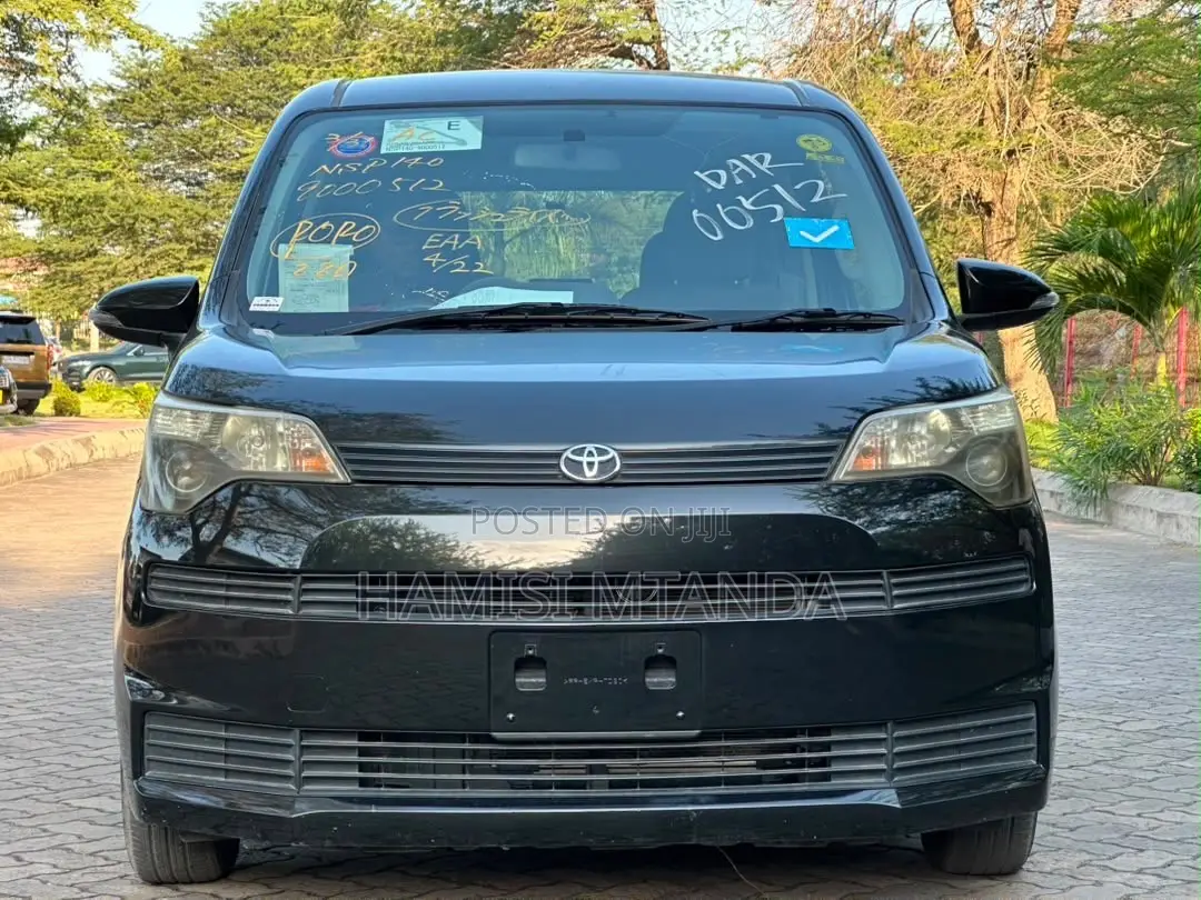 Toyota Spade 1.5 2014 Black