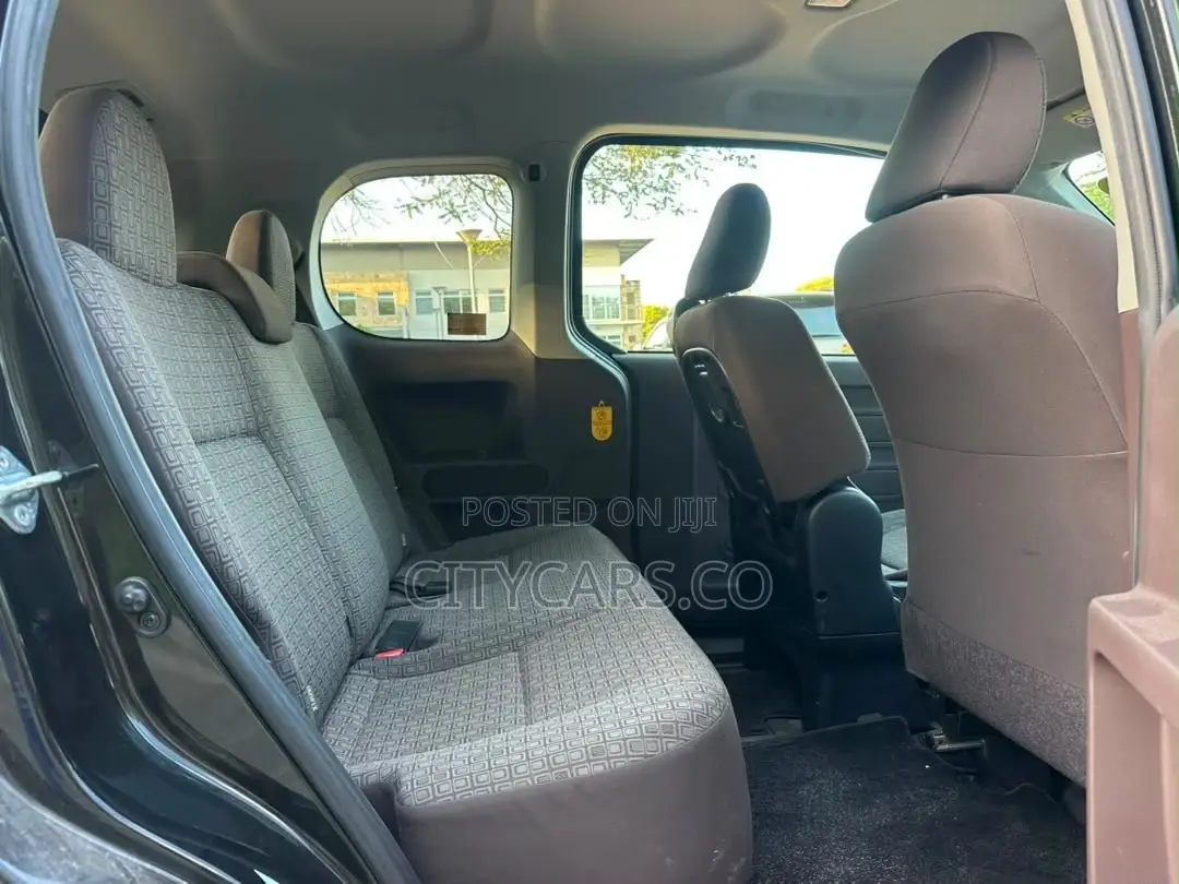 Toyota Spade 1.5 2014 Black