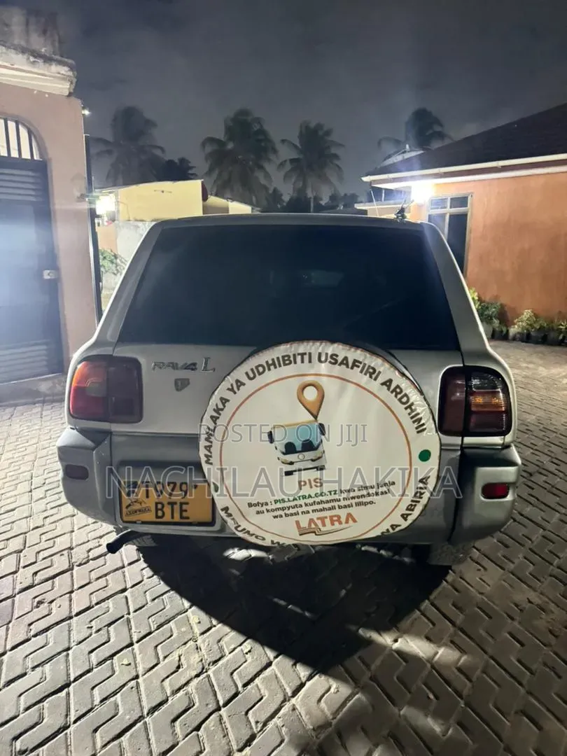 Toyota RAV4 1999 White