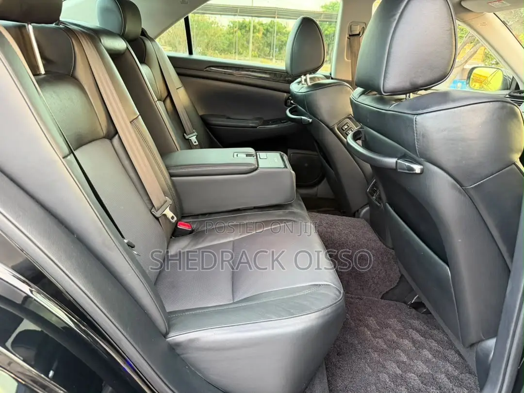 Toyota Crown 2007 Black