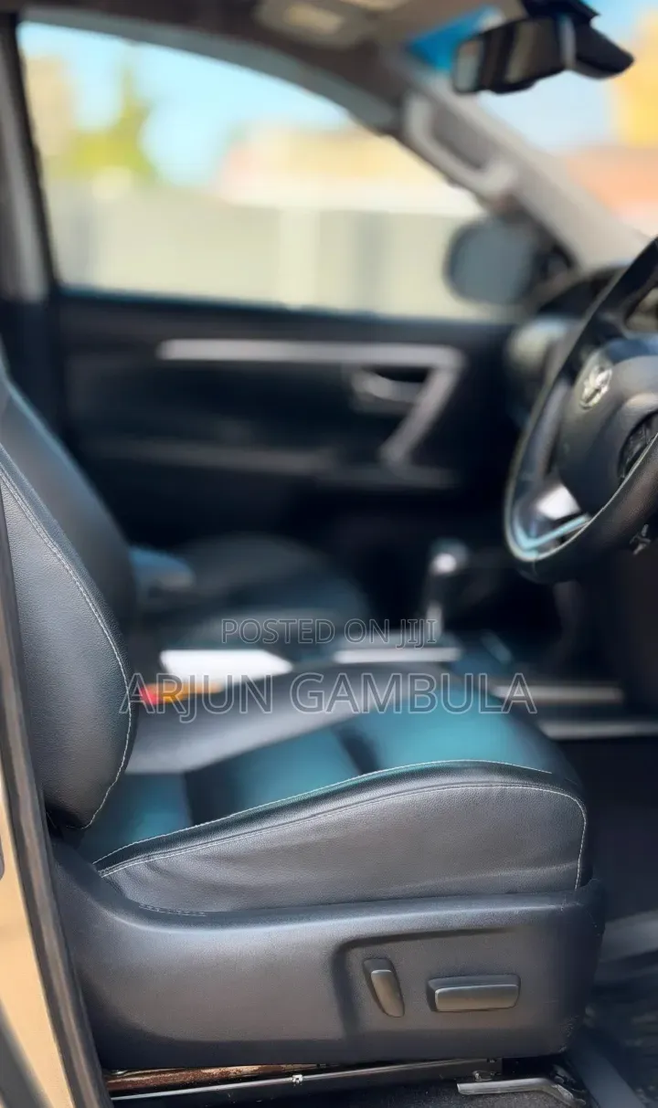 Toyota Fortuner 2021 Burgundy