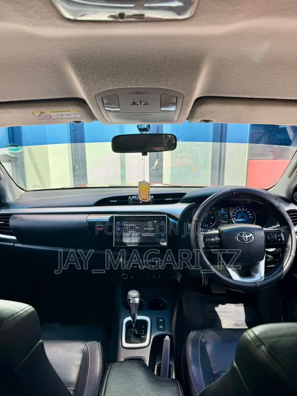 Toyota Hilux 2015 Maroon