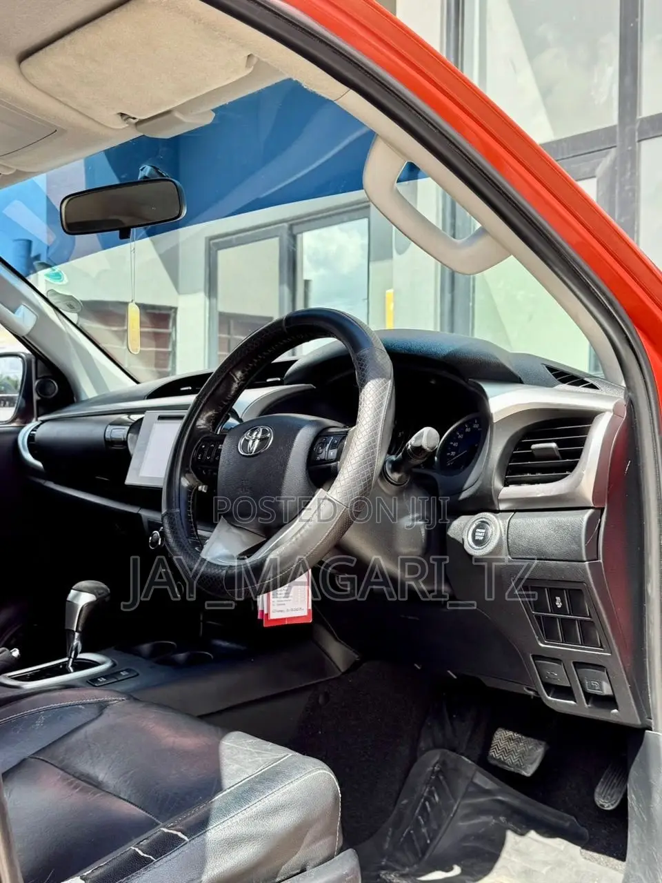 Toyota Hilux 2015 Maroon