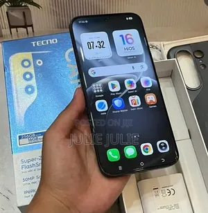 New Tecno Camon 50 Pro 256 GB Silver