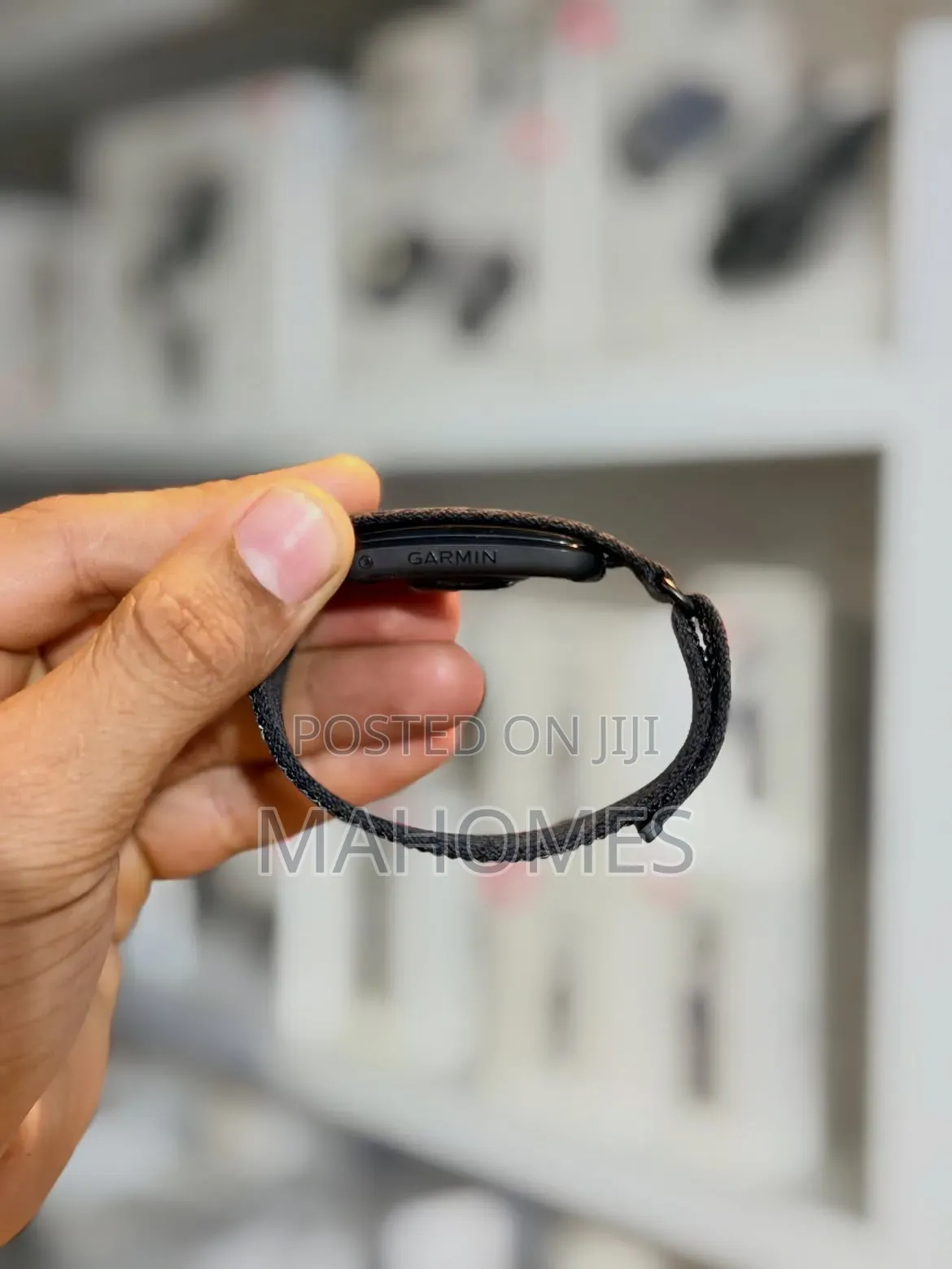 Garmin CirQa Smart Band Available