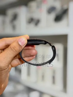 Garmin CirQa Smart Band Available