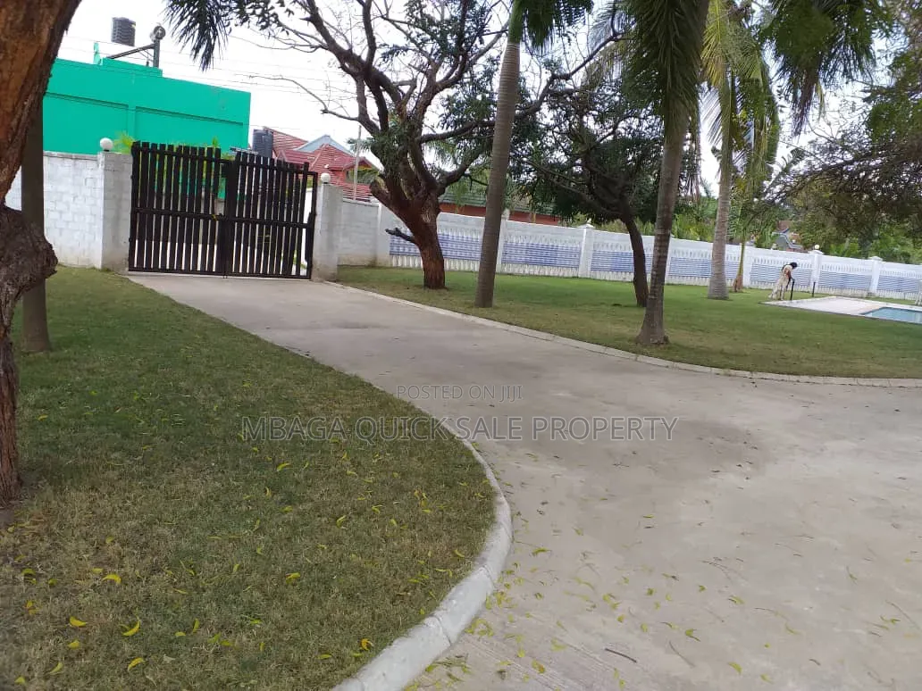 Furnished 8bdrm House in Mbezi Beach for rent