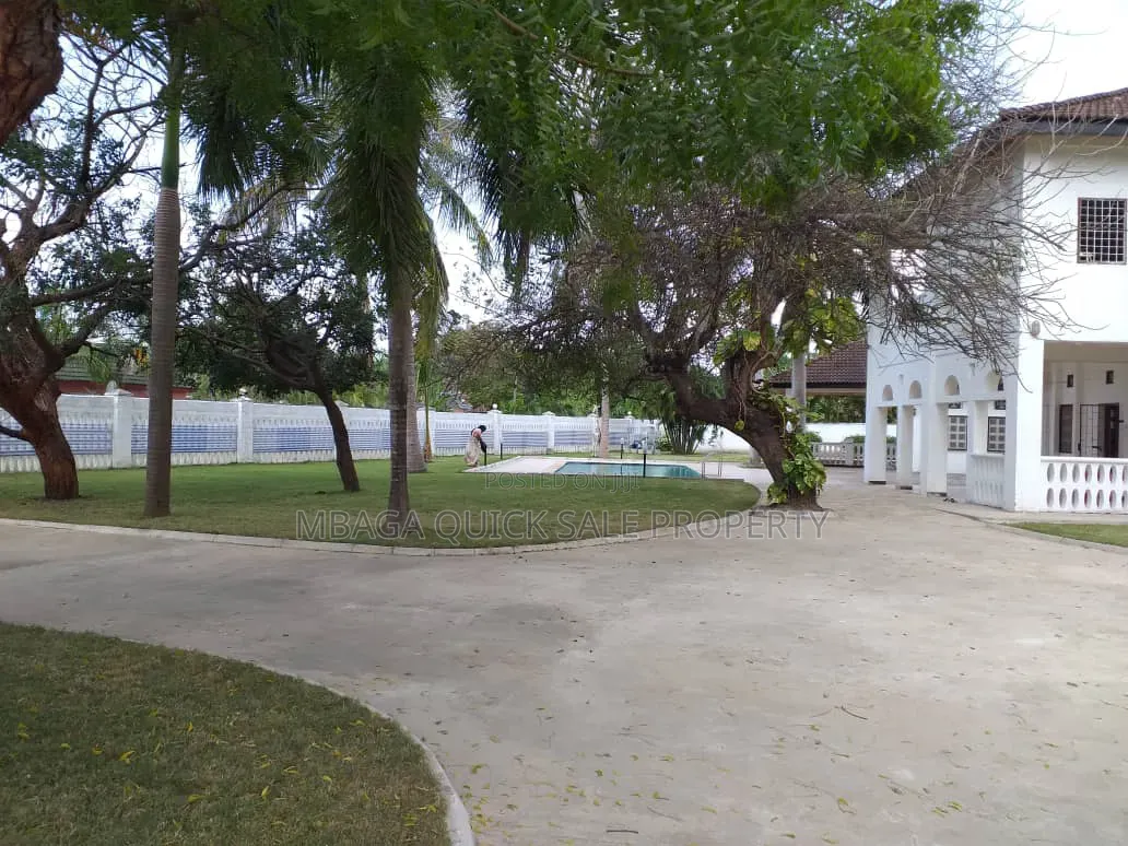 Furnished 8bdrm House in Mbezi Beach for rent