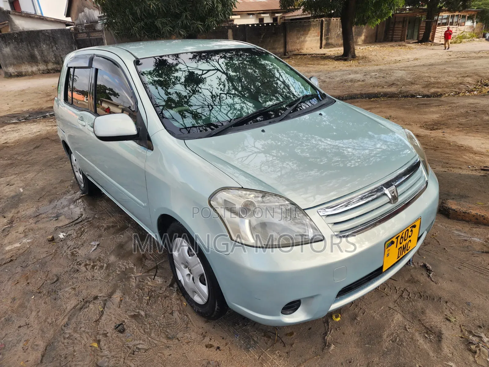 Toyota Raum 2005 Green