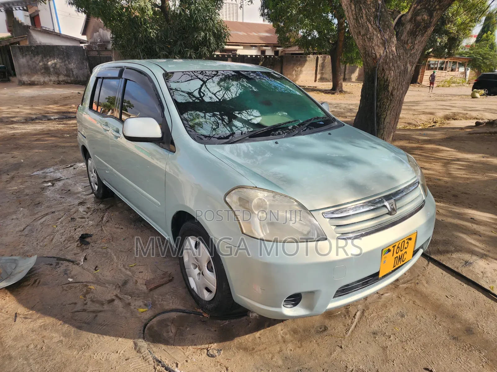 Toyota Raum 2005 Green