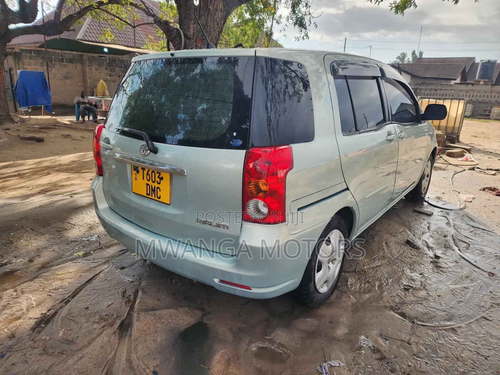 Toyota Raum 2005 Green