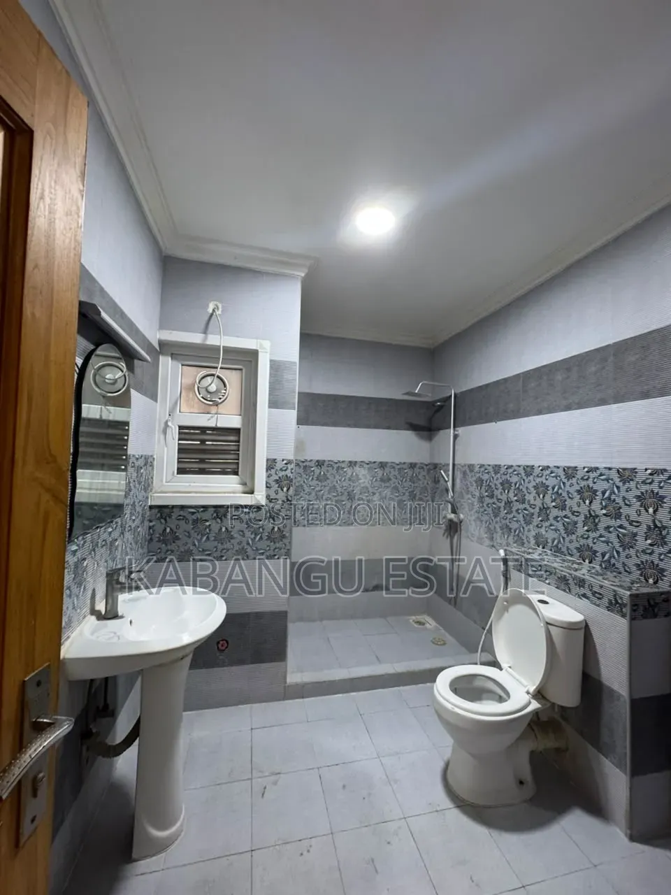 3bdrm Apartment in Upanga for rent