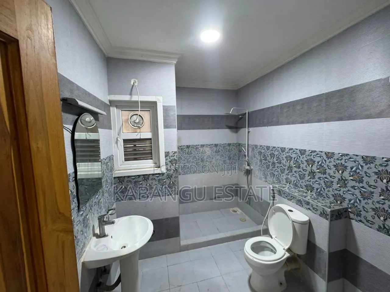 3bdrm Apartment in Upanga for rent