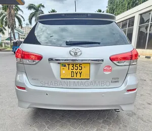 Toyota Wish 2011 Silver