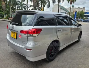 Toyota Wish 2011 Silver