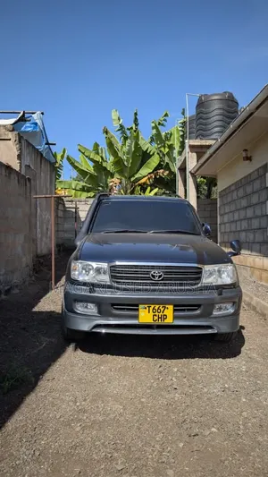 Toyota Land Cruiser 2004 Black