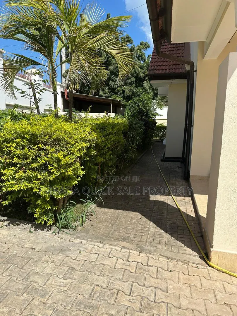Furnished 4bdrm House in Masaki for rent