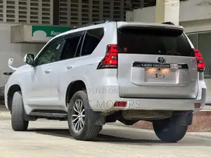 Toyota Land Cruiser Prado 2.8 2020 Silver