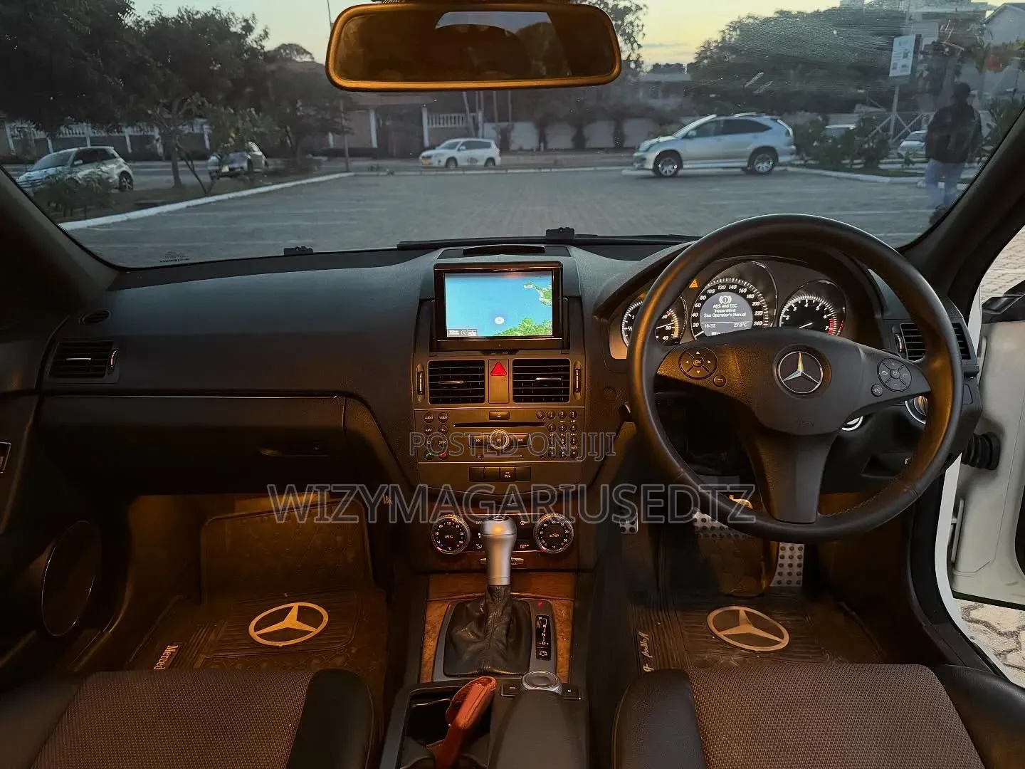 Mercedes-Benz C-Class 2011 Pearl