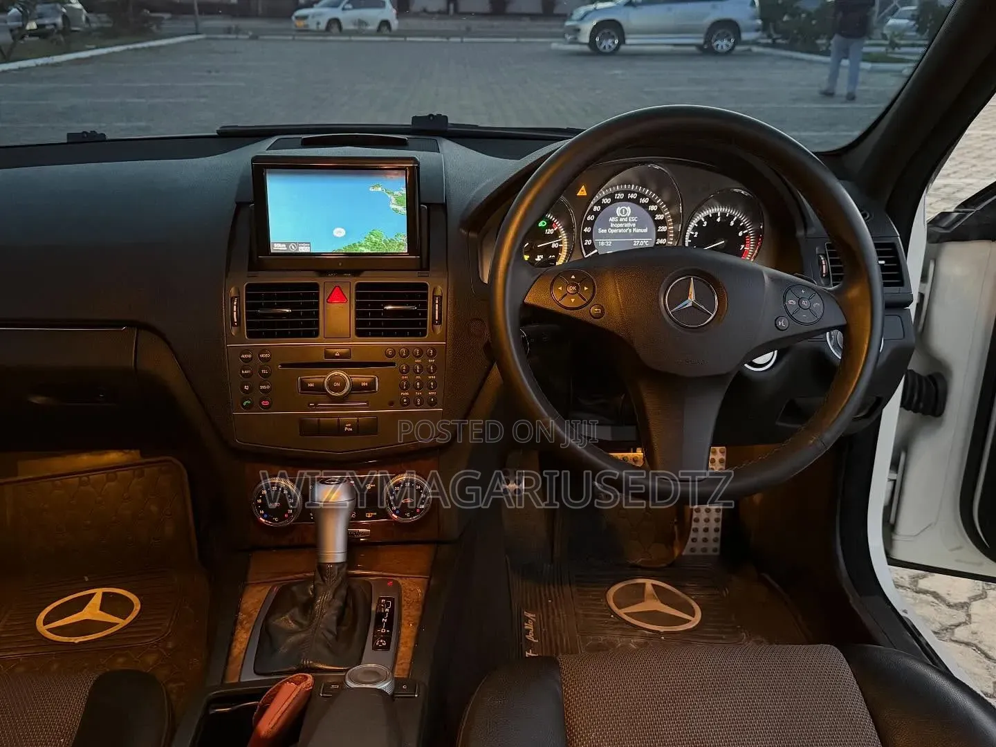 Mercedes-Benz C-Class 2011 Pearl
