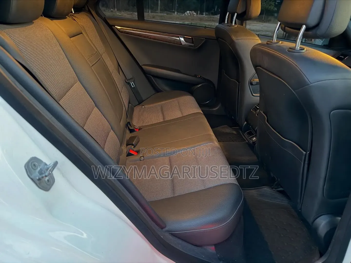 Mercedes-Benz C-Class 2011 Pearl