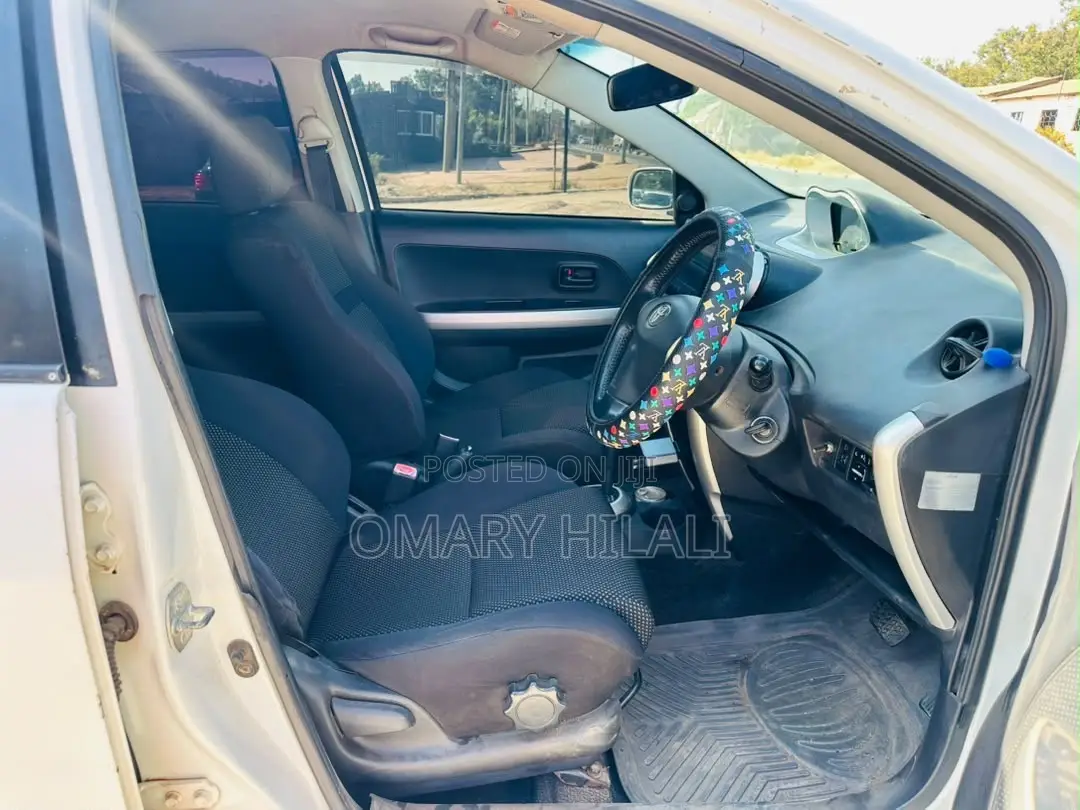Toyota IST 2004 White