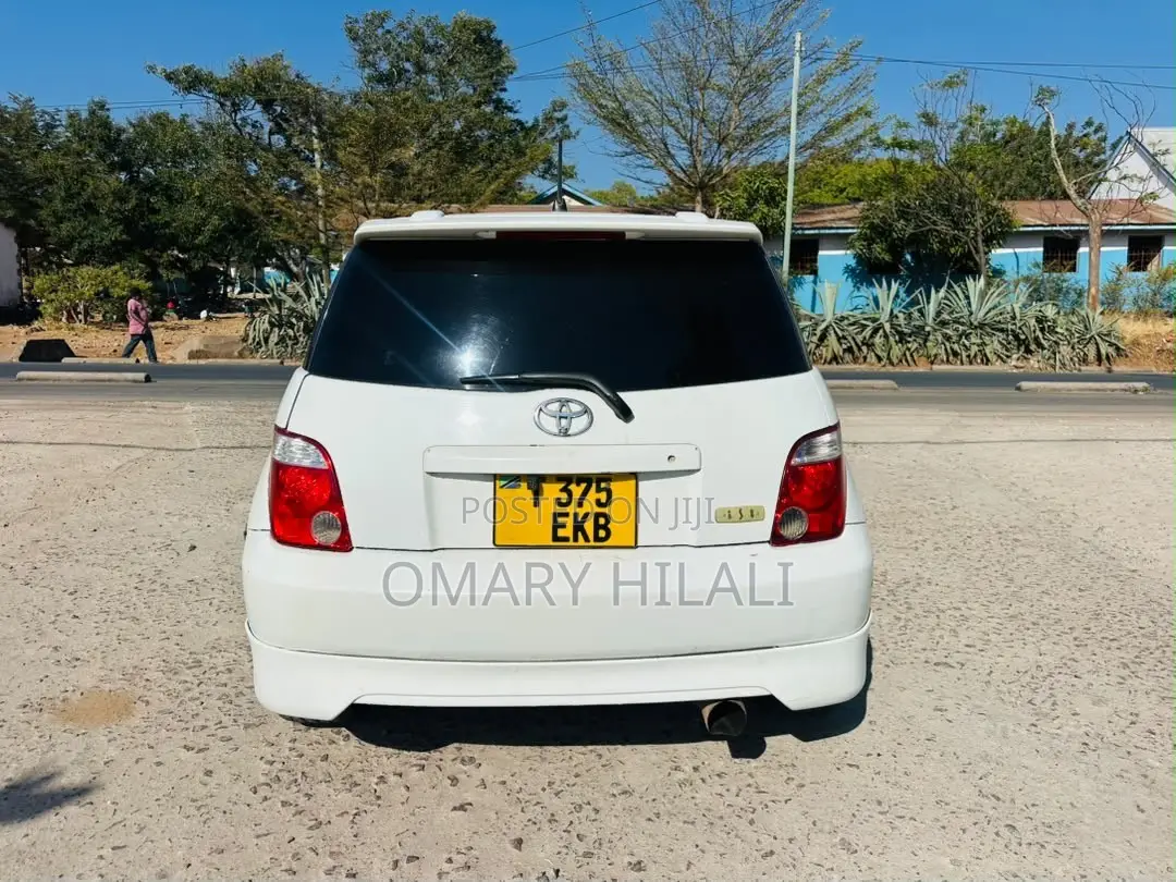 Toyota IST 2004 White