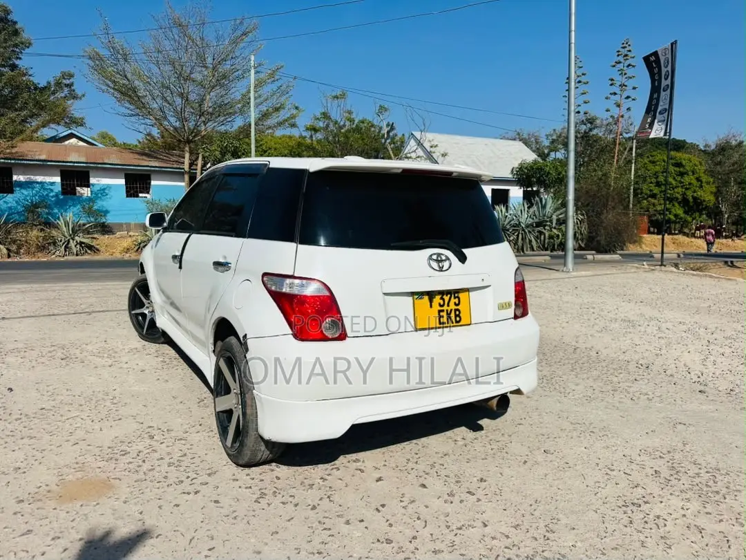 Toyota IST 2004 White